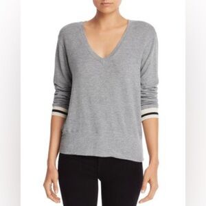 Monrow Striped Cuff V Neck Sweater Size XS Gray Stretchy Sporty
